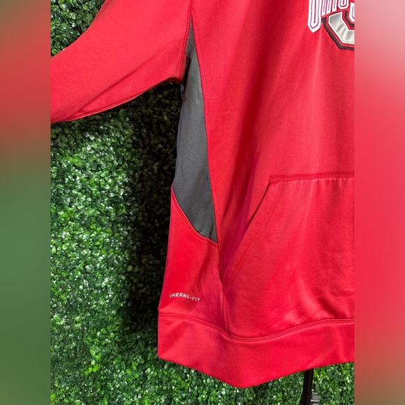Men’s Nike Ohio State Buckeyes Therma-Fit Pullover - Picture 4 of 11